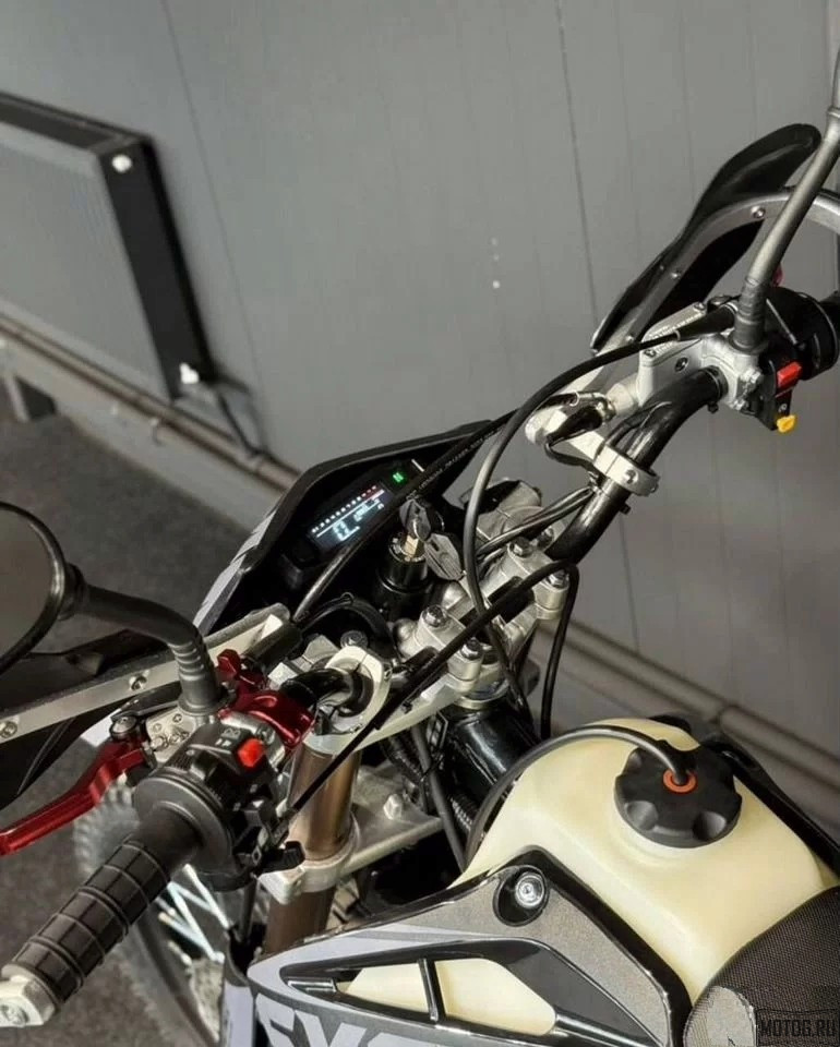 Эндуро мотоцикл SYCMCC 300 06 — мощь и комфорт для бездорожья